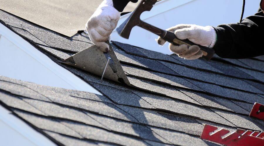 Professional residential roofers in Benavides, TX